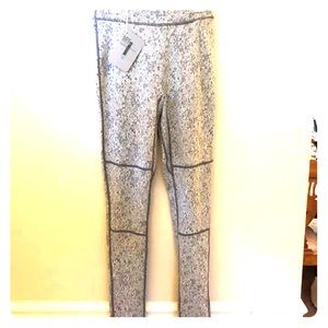NEW W TAGS Gymshark Fleur Texture Leggings small